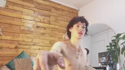 Nova Salvatore online show from 12/20/25, 05:03