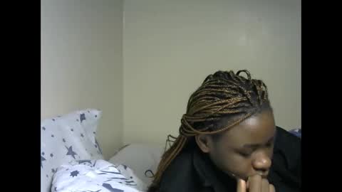 Snapshot of novaah chatting on 09/19/25, 02:18 novaah online show from 09/19/25, 02:18