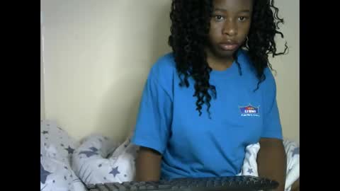 Snapshot of novaah chatting on 10/20/25, 04:46 novaah online show from 10/20/25, 04:46