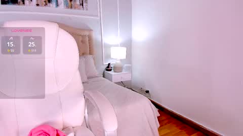 Snapshot of novacyysantos chatting on 02/11/25, 04:56 Andrea online show from 02/11/25, 04:56