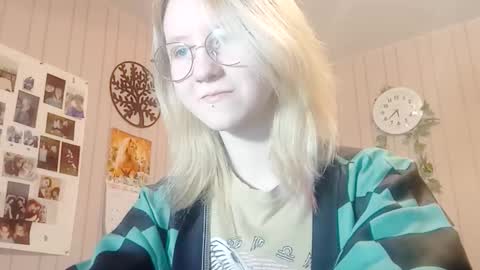 Sari  It is my first day  online show from 02/07/26, 02:32