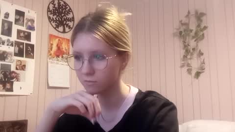 Sari  It is my first day  online show from 02/21/26, 02:51