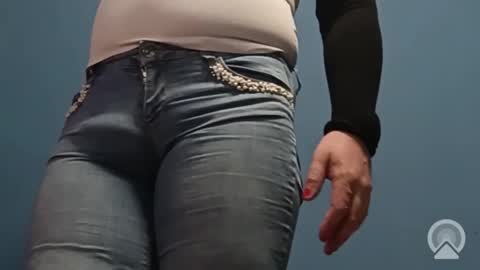 Snapshot of nowandimmediately chatting on 11/14/25, 09:13 nowandimmediately online show from 11/14/25, 09:13