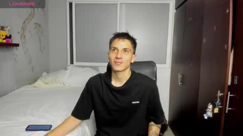 Snapshot of noxx_stark chatting on 09/13/25, 03:06 Noxx  online show from 09/13/25, 03:06