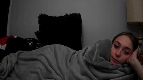 nrdyemogrl online show from 12/18/24, 05:59