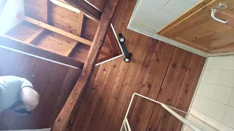 Snapshot of nudechiller chatting on 10/17/25, 10:29 Vinz... online show from 10/17/25, 10:29