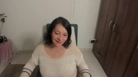 Snapshot of nuit_rose chatting on 06/19/26, 12:26 nuit_rose online show from 06/19/26, 12:26