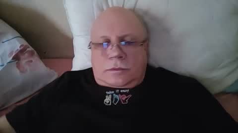 nukiss online show from 11/10/25, 10:03