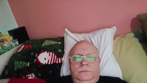 nukiss online show from 11/11/25, 09:20