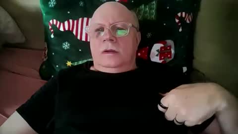 nukiss online show from 12/18/25, 09:15