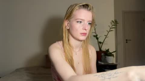 Snapshot of nura_foxx chatting on 06/21/26, 12:46 nura_foxx online show from 06/21/26, 12:46