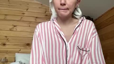 Ema online show from 11/13/25, 05:17