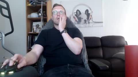 nursefan online show from 10/29/25, 10:06