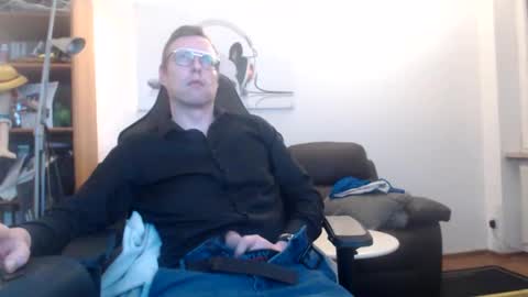 Snapshot of nursefan chatting on 12/18/25, 06:47 nursefan online show from 12/18/25, 06:47