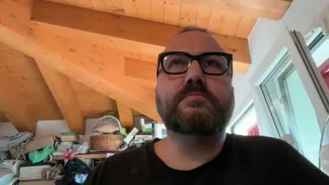 Snapshot of nutelloso79 chatting on 10/08/25, 08:01 Nutelloso online show from 10/08/25, 08:01