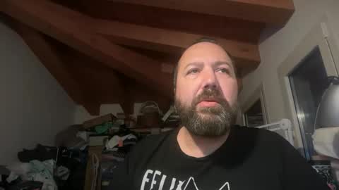 Snapshot of nutelloso79 chatting on 12/16/25, 07:24 Nutelloso online show from 12/16/25, 07:24