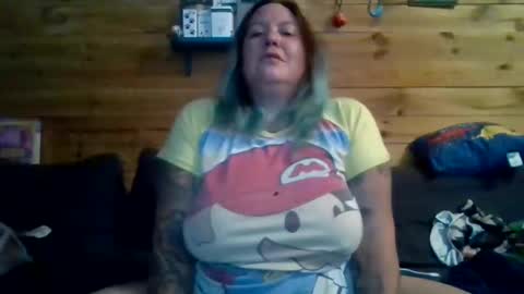 Snapshot of nutmegmatee chatting on 10/30/25, 02:24 nutmegmatee online show from 10/30/25, 02:24