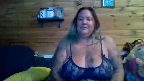 Snapshot of nutmegmatee chatting on 11/20/25, 02:45 nutmegmatee online show from 11/20/25, 02:45