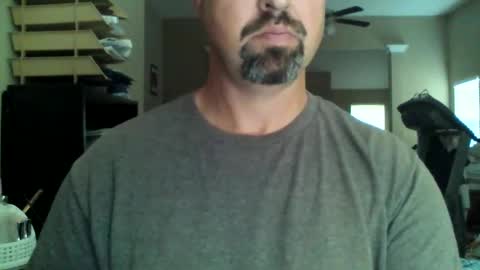 Snapshot of nvrenuff1979 chatting on 11/16/25, 01:39 nvrenuff1979 online show from 11/16/25, 01:39