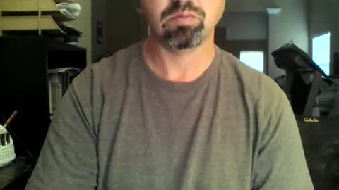 Snapshot of nvrenuff1979 chatting on 11/17/25, 12:33 nvrenuff1979 online show from 11/17/25, 12:33