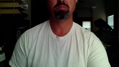 Snapshot of nvrenuff1979 chatting on 11/23/25, 01:33 nvrenuff1979 online show from 11/23/25, 01:33