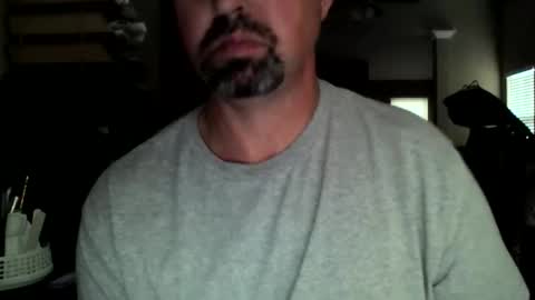 Snapshot of nvrenuff1979 chatting on 12/17/25, 12:44 nvrenuff1979 online show from 12/17/25, 12:44