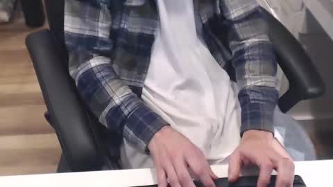 Snapshot of nwih2018 chatting on 12/02/25, 05:52 nwih2018 online show from 12/02/25, 05:52