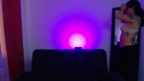 NyahMackenzie online show from 11/18/25, 08:13