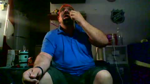 Snapshot of nyisles00 chatting on 04/18/26, 01:31 nyisles00 online show from 04/18/26, 01:31