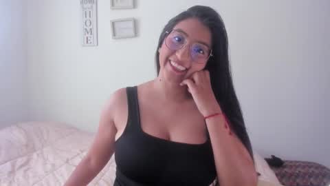 Vanessa online show from 11/30/25, 07:40