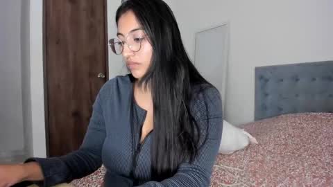 Vanessa online show from 04/24/26, 01:19