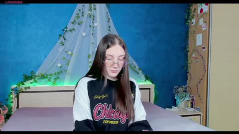 Snapshot of nymphalean chatting on 01/27/25, 07:03 Kat online show from 01/27/25, 07:03