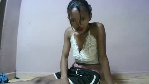 Snapshot of nympholinha chatting on 02/26/25, 02:57 nympholinha online show from 02/26/25, 02:57