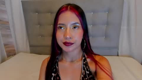 xionela gates online show from 04/21/26, 08:34