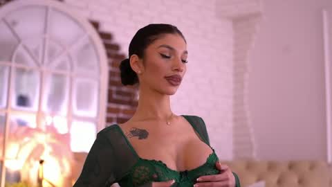 Nyssa online show from 04/12/26, 05:40