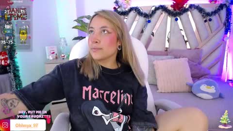 Snapshot of nyx_andria chatting on 12/16/24, 06:43 Alex   .    online show from 12/16/24, 06:43