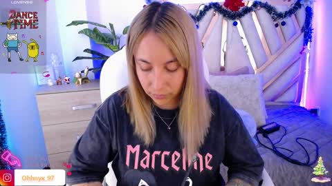 Snapshot of nyx_andria chatting on 12/28/24, 04:08 Alex   .    online show from 12/28/24, 04:08