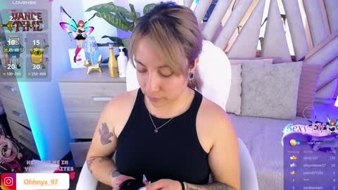 Snapshot of nyx_andria chatting on 01/17/25, 02:39 Alex   .    online show from 01/17/25, 02:39