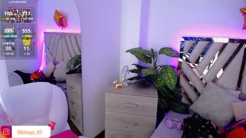 Snapshot of nyx_andria chatting on 01/26/25, 04:20 Alex   .    online show from 01/26/25, 04:20