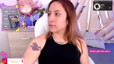 Snapshot of nyx_andria chatting on 09/17/25, 09:05 Alex   .    online show from 09/17/25, 09:05