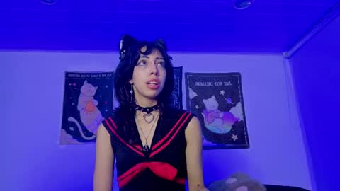 Snapshot of nyx_nayla chatting on 06/24/26, 04:00 online show from 06/24/26, 04:00