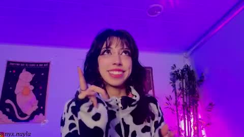 Snapshot of nyx_nayla chatting on 07/03/26, 06:53 online show from 07/03/26, 06:53
