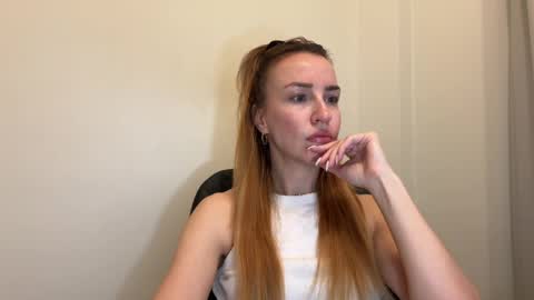 Snapshot of nyxelia_ chatting on 05/07/26, 07:14 Anastasia online show from 05/07/26, 07:14