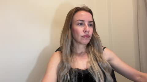Snapshot of nyxelia_ chatting on 05/13/26, 07:17 Anastasia online show from 05/13/26, 07:17