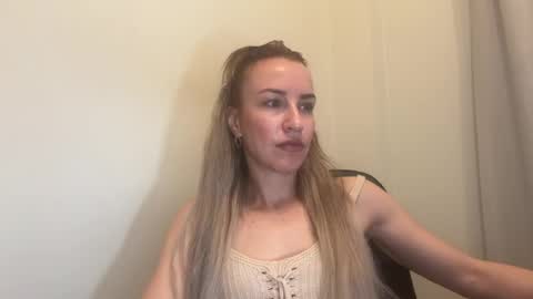 Snapshot of nyxelia_ chatting on 05/22/26, 07:26 Anastasia online show from 05/22/26, 07:26
