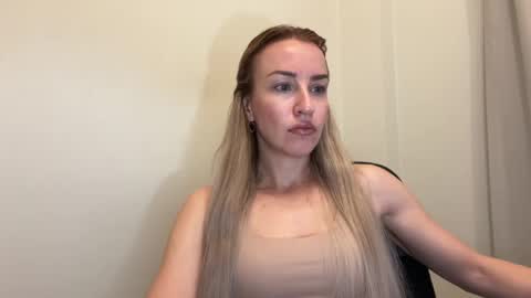 Snapshot of nyxelia_ chatting on 05/25/26, 07:03 Anastasia online show from 05/25/26, 07:03