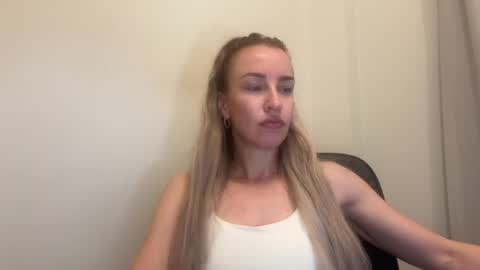 Snapshot of nyxelia_ chatting on 05/26/26, 07:04 Anastasia online show from 05/26/26, 07:04