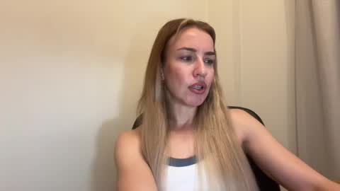 Snapshot of nyxelia_ chatting on 05/29/26, 07:17 Anastasia online show from 05/29/26, 07:17