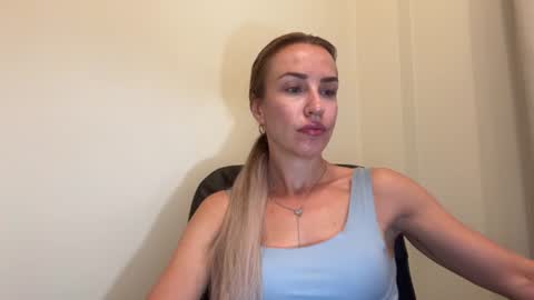 Snapshot of nyxelia_ chatting on 06/09/26, 07:09 Anastasia online show from 06/09/26, 07:09