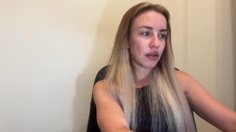 Snapshot of nyxelia_ chatting on 06/10/26, 07:07 Anastasia online show from 06/10/26, 07:07